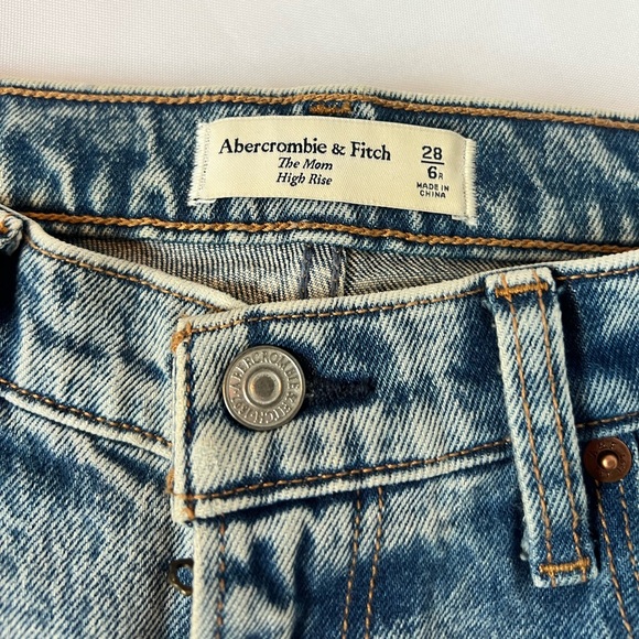 Abercrombie & Fitch Distressed Denim - Picture 2 of 5